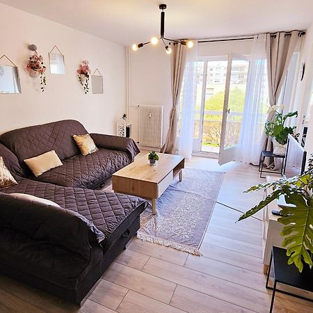 Logement Dans Residence - A 10 Km Du Centre Ville Et A 5 Minute Du Parlement Europeen Avec Parking Gratuit ホエンハイム エクステリア 写真